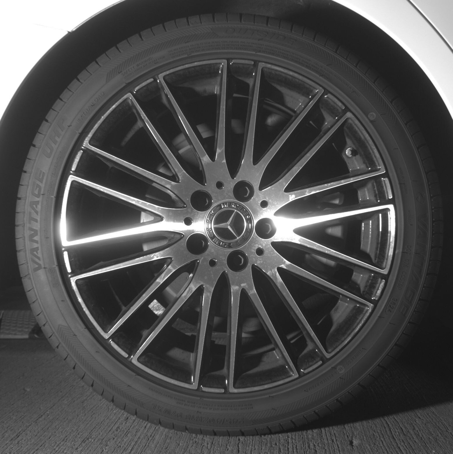 Thumbnail: 2024 Mercedes-Benz C-Class - 12