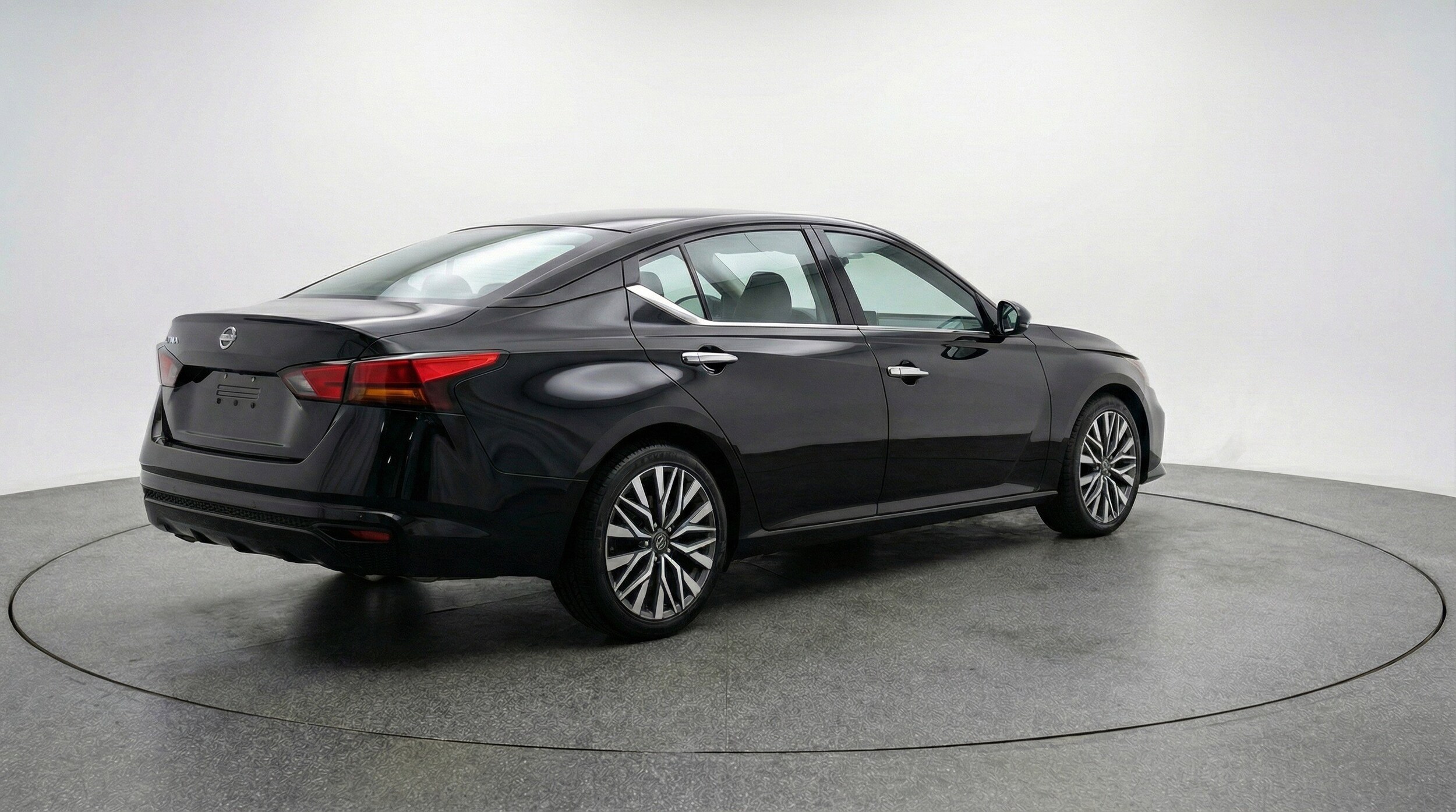 Thumbnail: 2025 Nissan Altima - 9