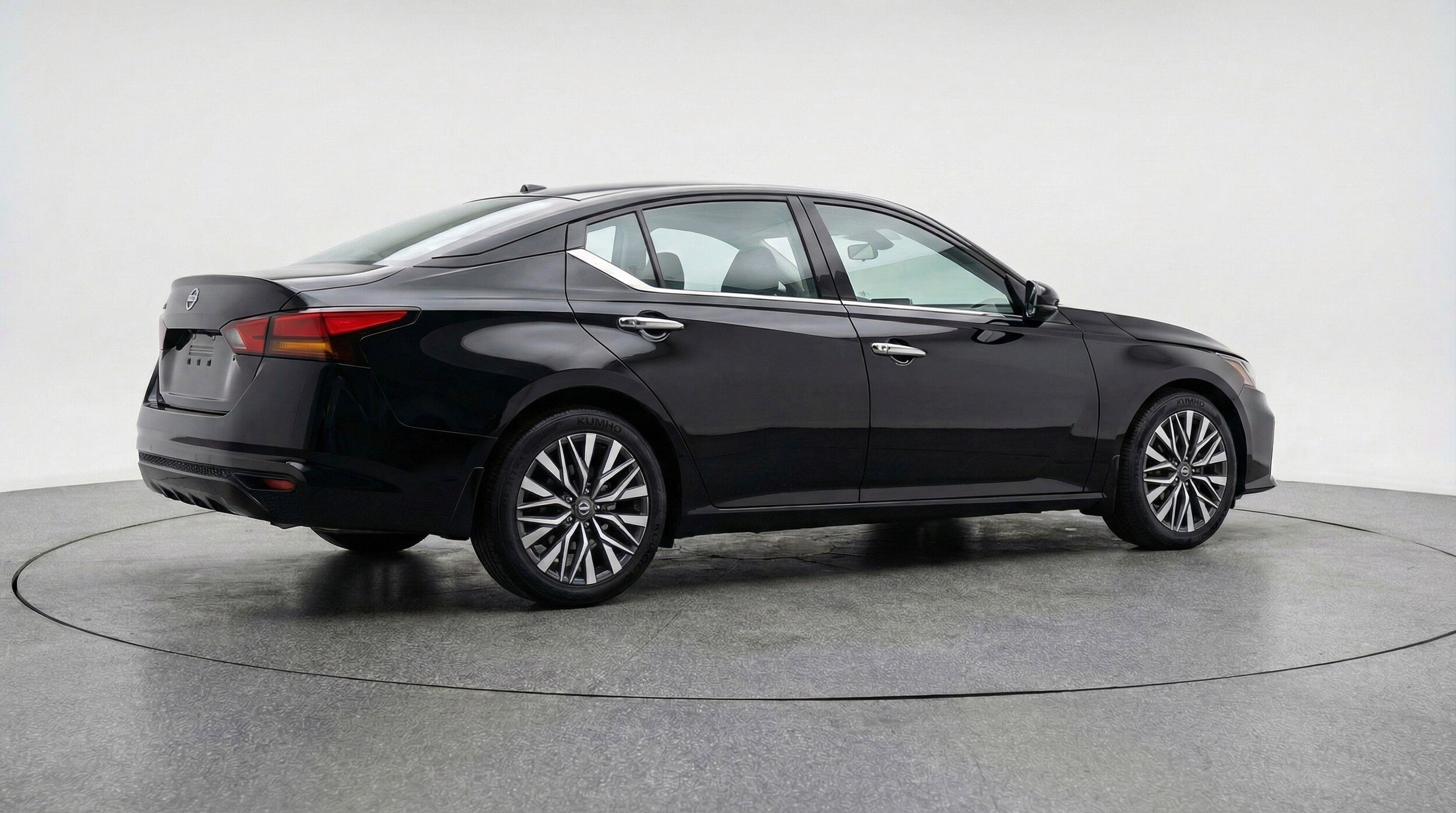 Thumbnail: 2025 Nissan Altima - 9