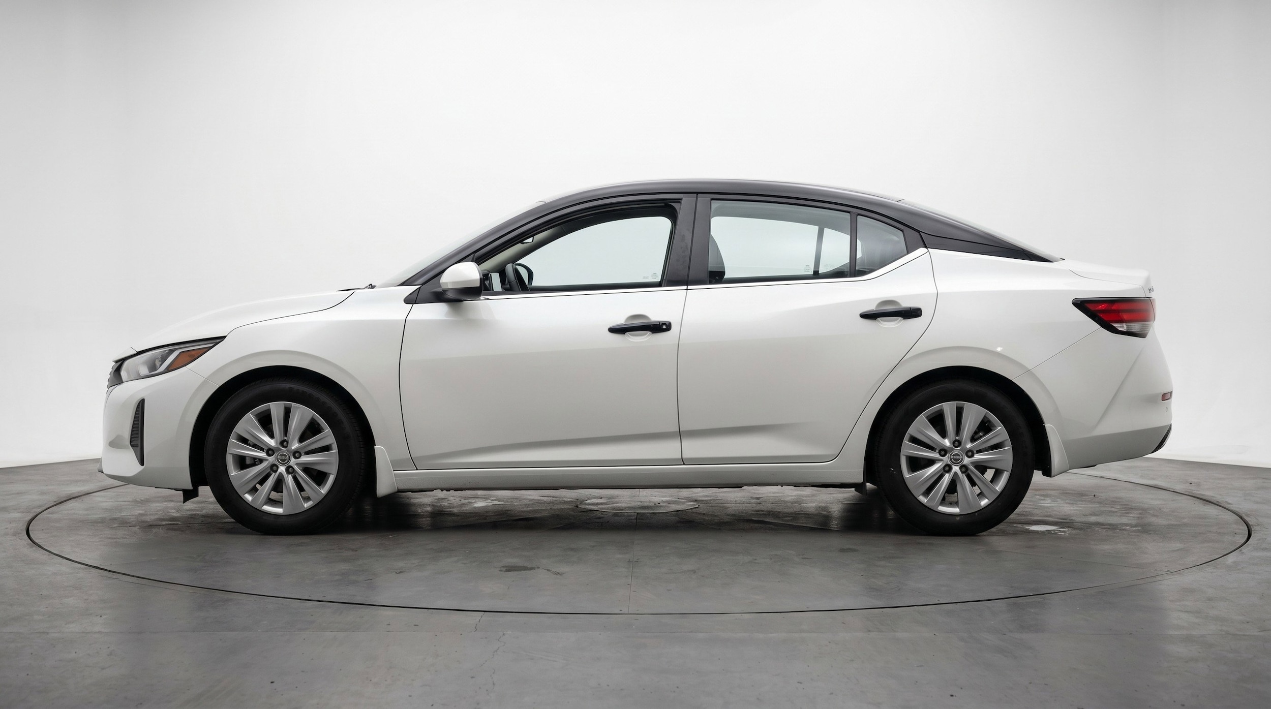 Thumbnail: 2025 Nissan Sentra - 5