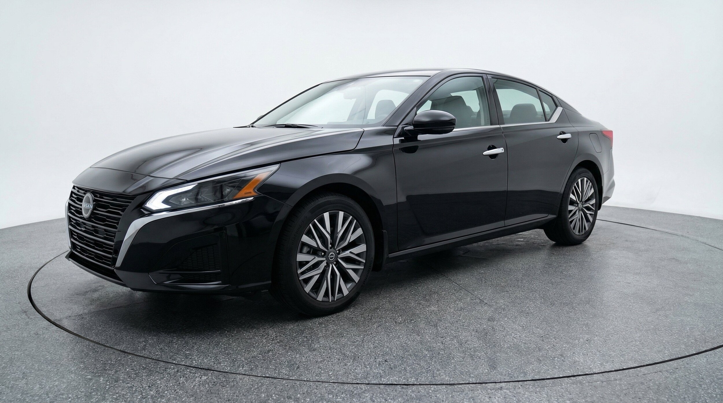 Thumbnail: 2025 Nissan Altima - 3