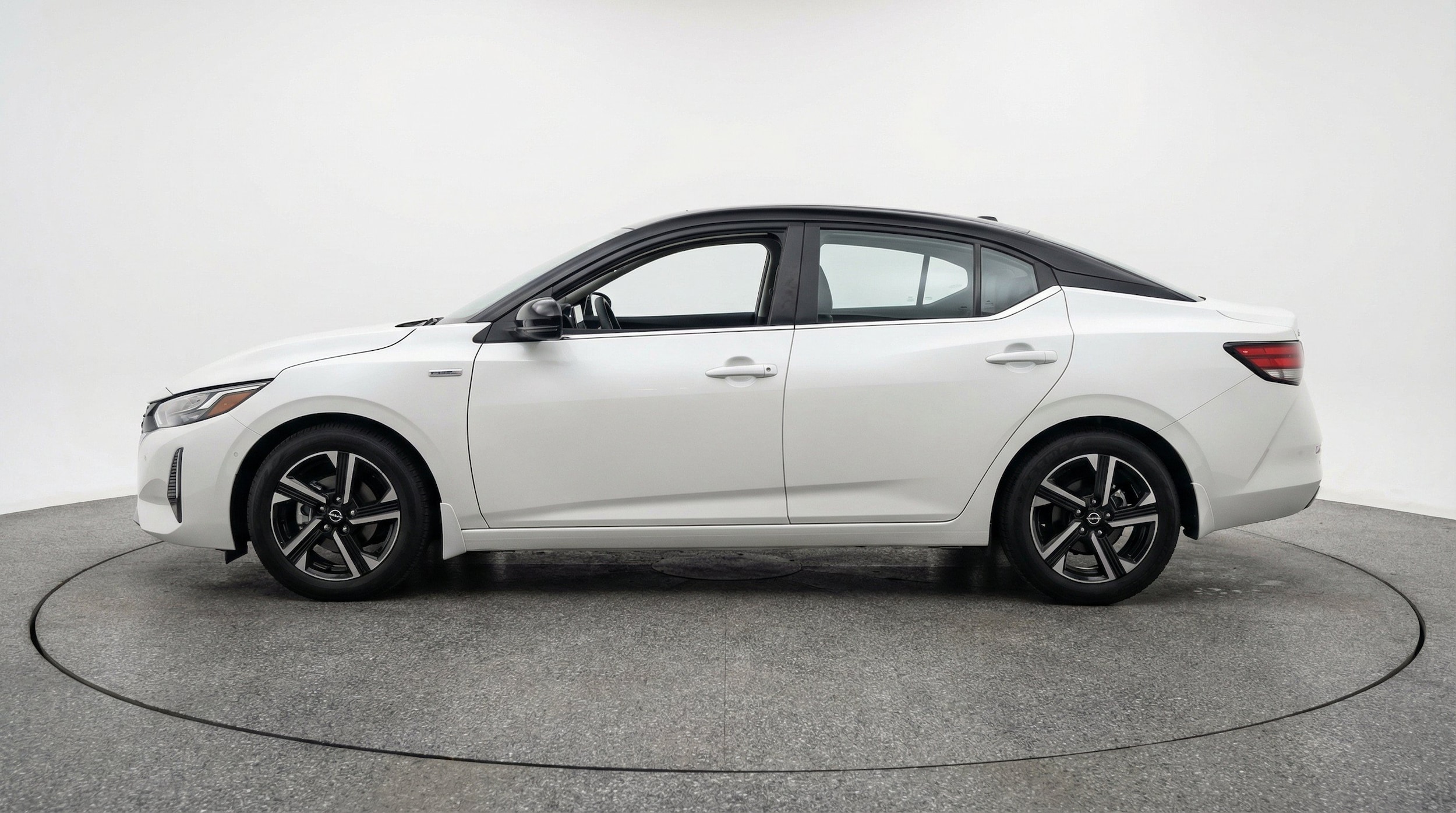 Thumbnail: 2025 Nissan Sentra - 5