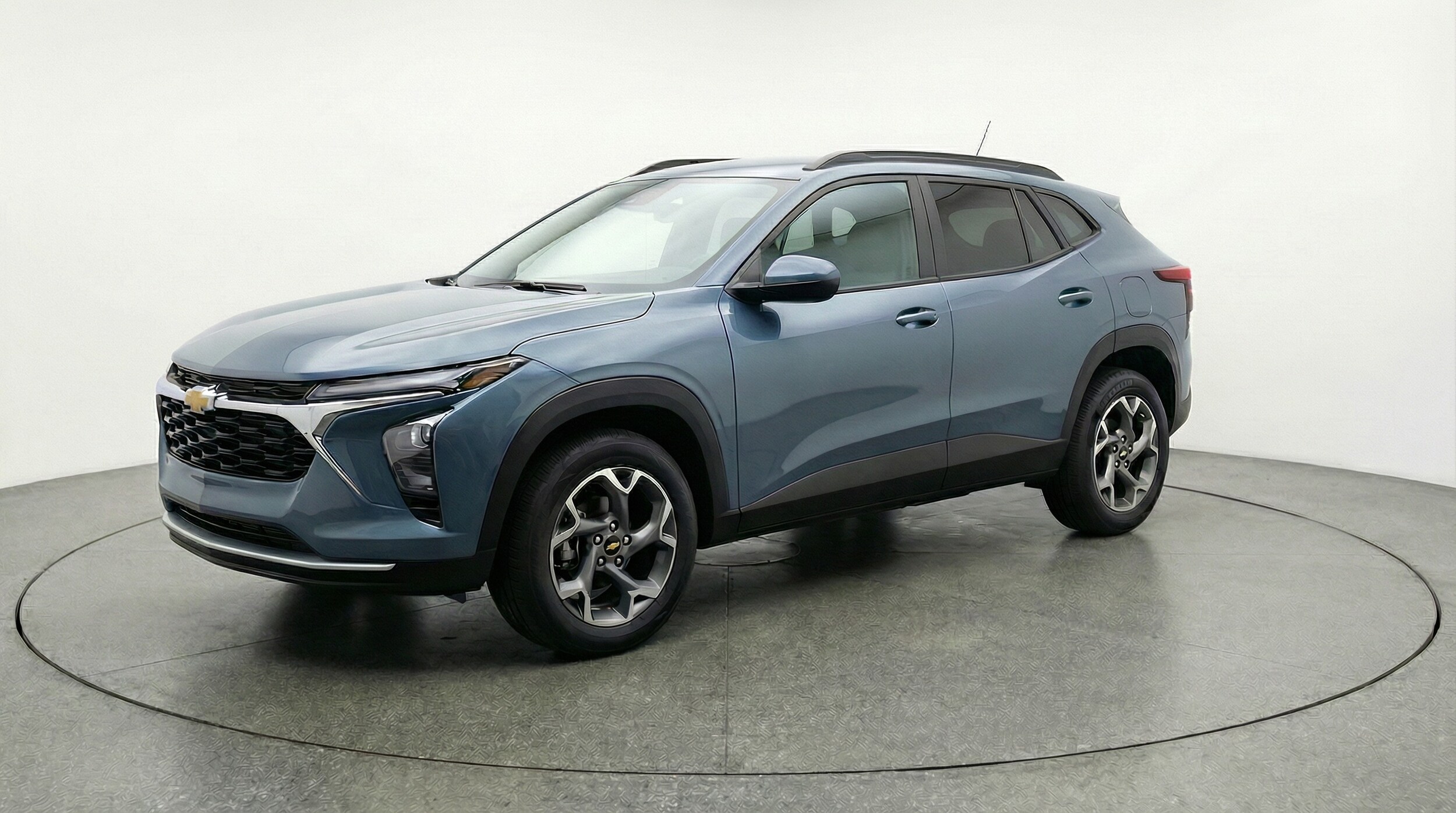 Thumbnail: 2025 Chevrolet Trax - 3