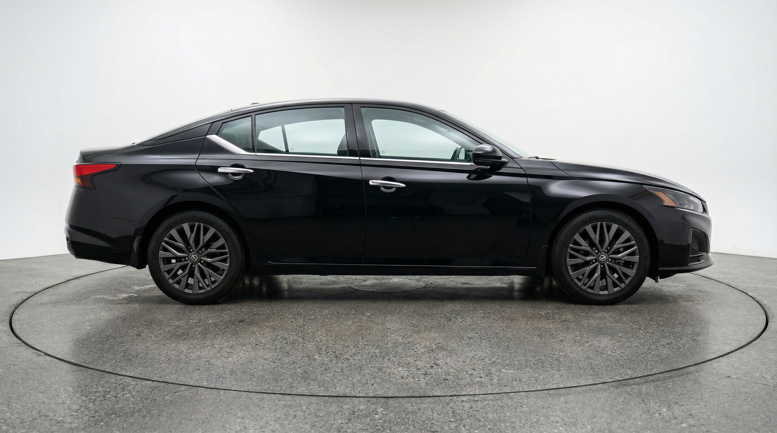 Thumbnail: 2025 Nissan Altima - 11