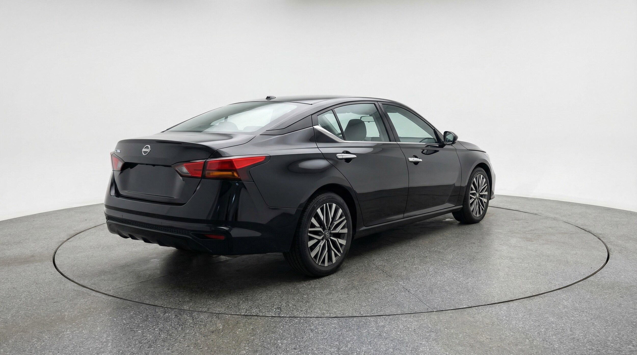 Thumbnail: 2025 Nissan Altima - 9