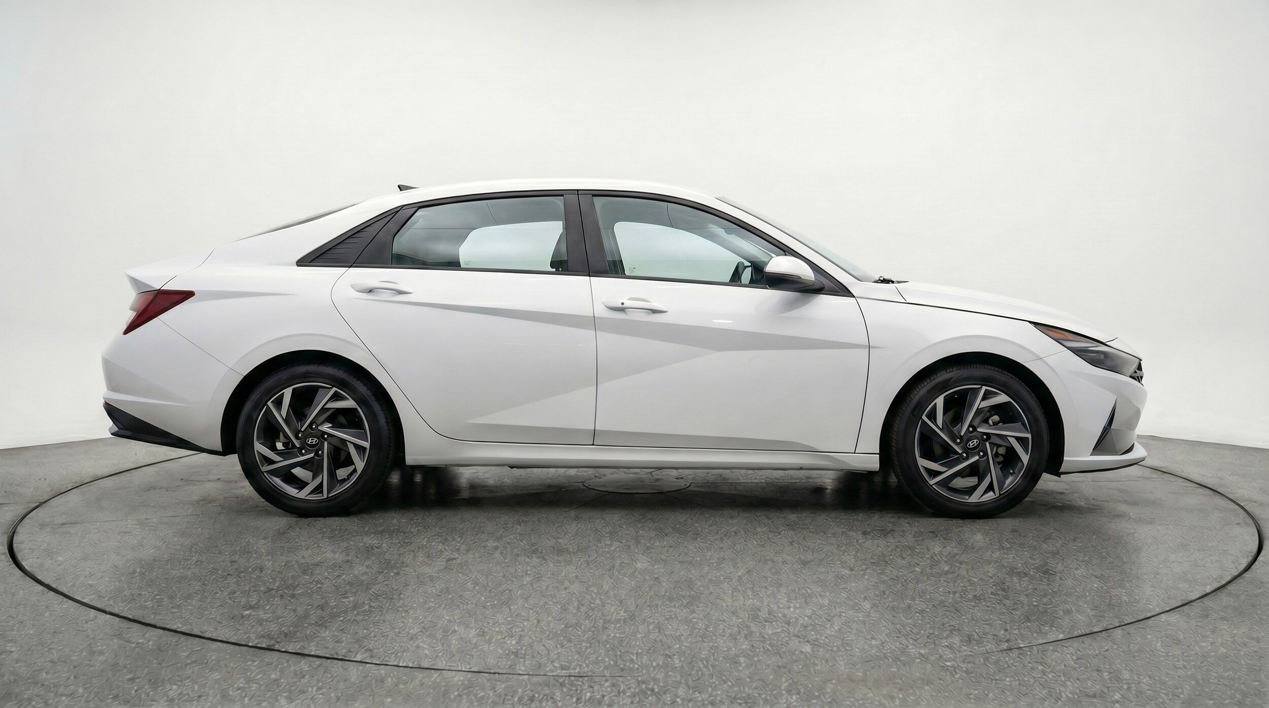 Thumbnail: 2025 Hyundai Elantra - 11