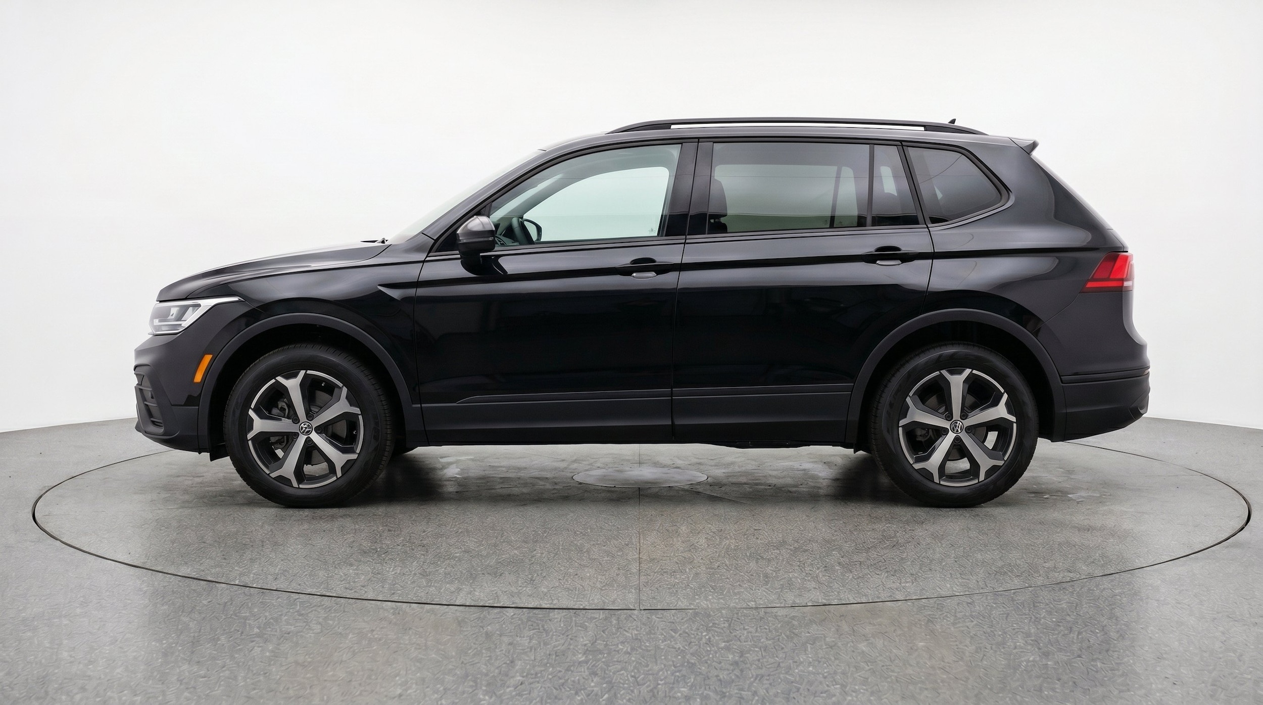 Thumbnail: 2026 Volkswagen Tiguan - 5