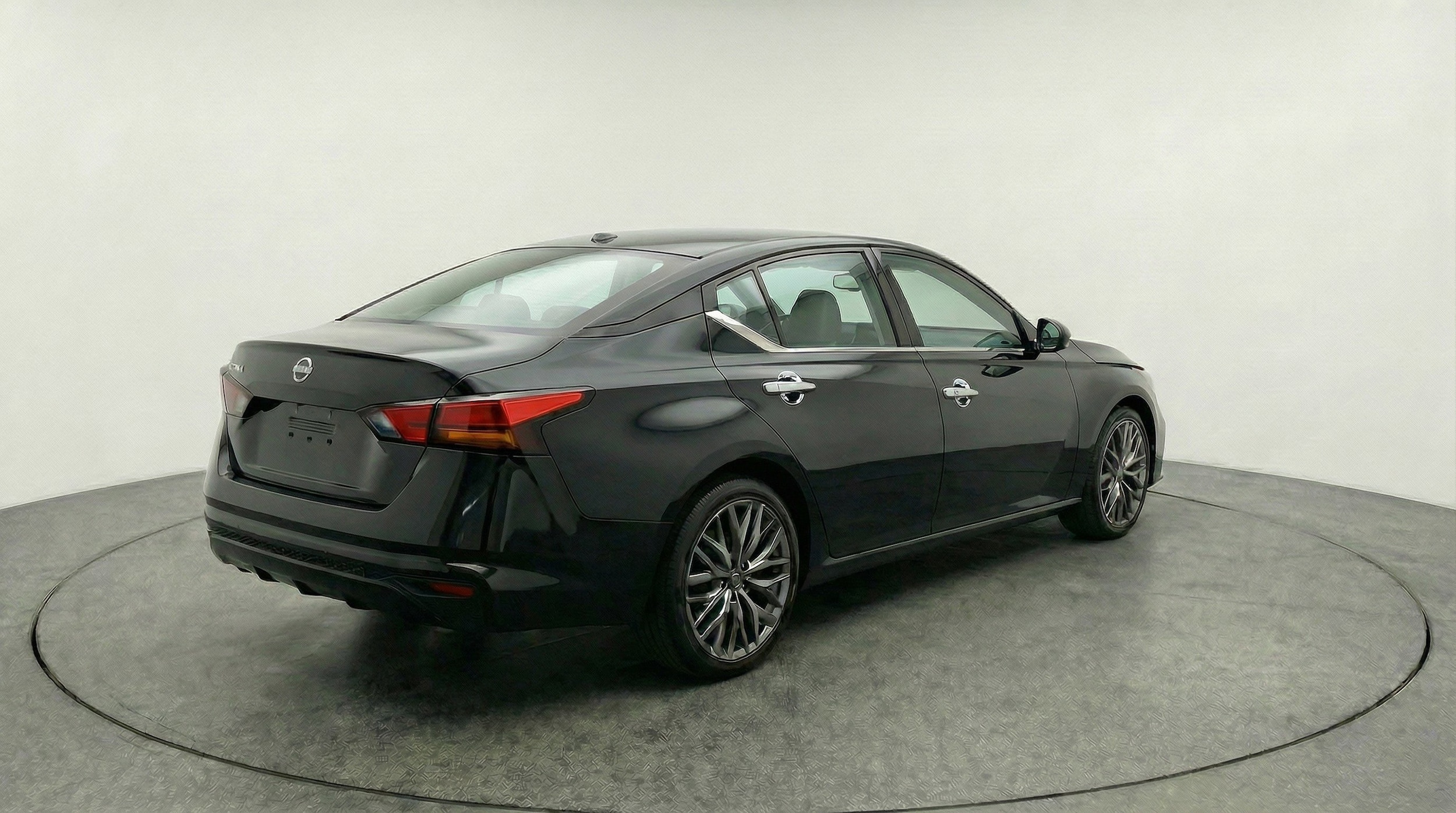 Thumbnail: 2025 Nissan Altima - 9