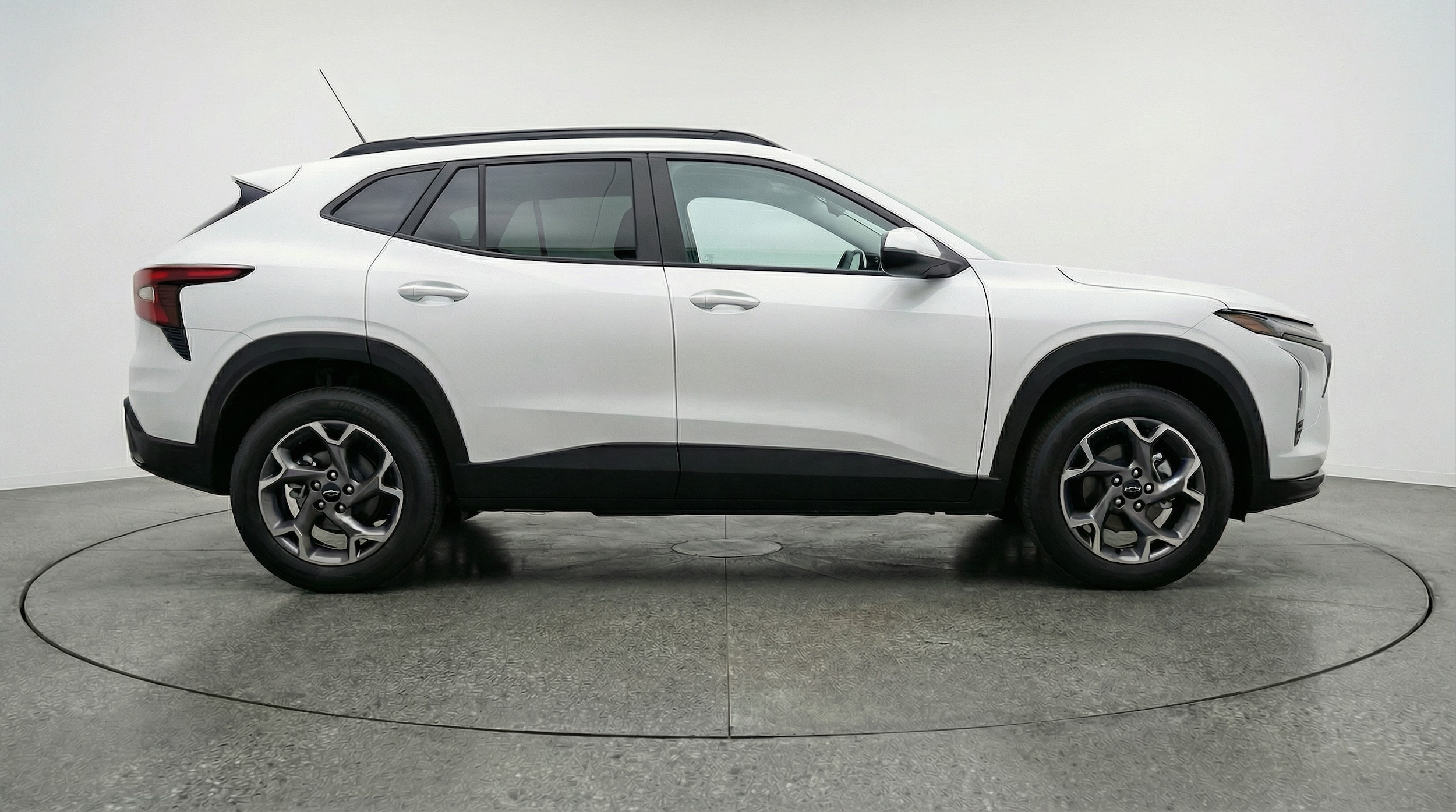 Thumbnail: 2025 Chevrolet Trax - 8