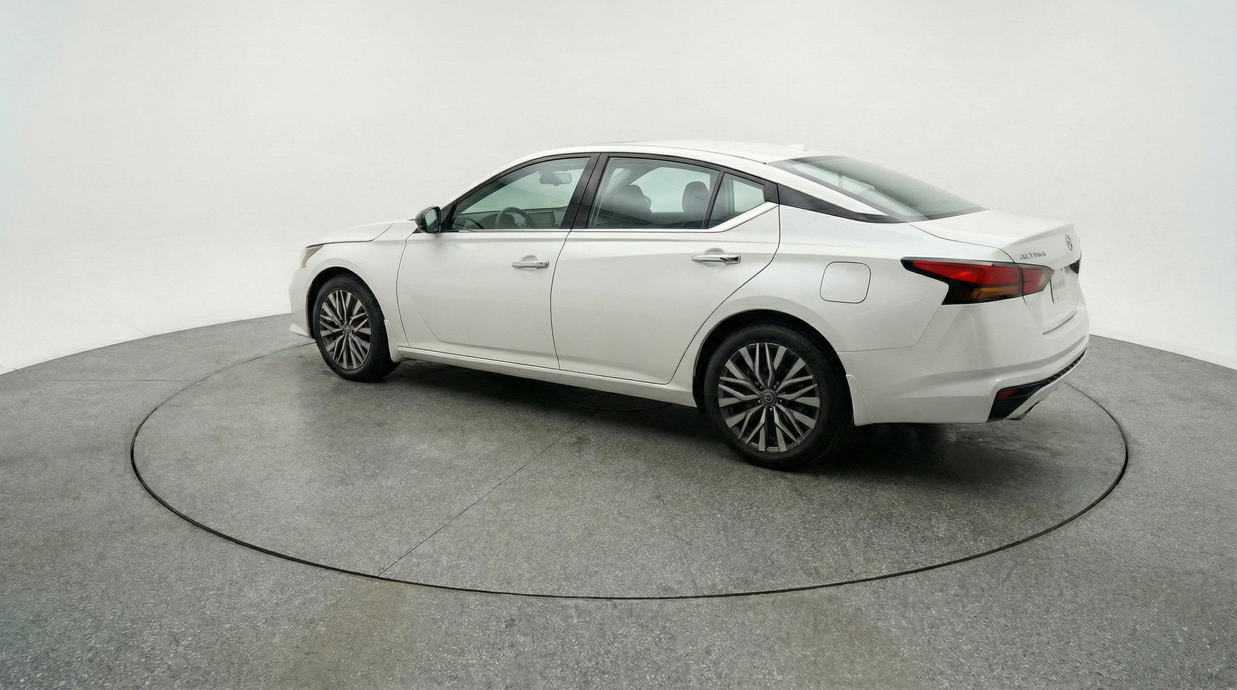 Thumbnail: 2025 Nissan Altima - 5