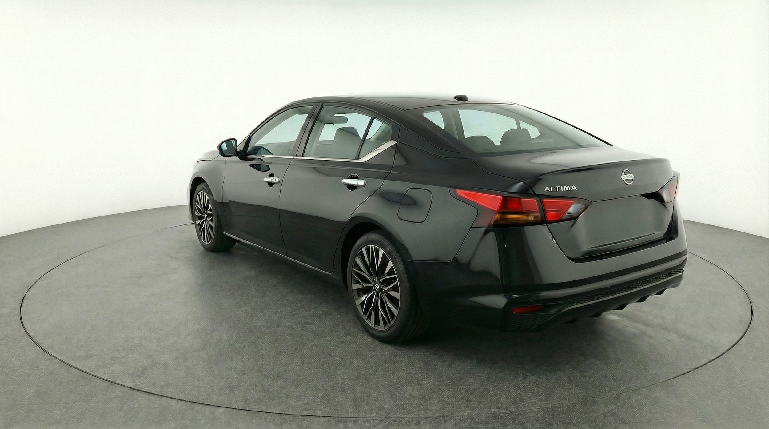 Thumbnail: 2025 Nissan Altima - 5