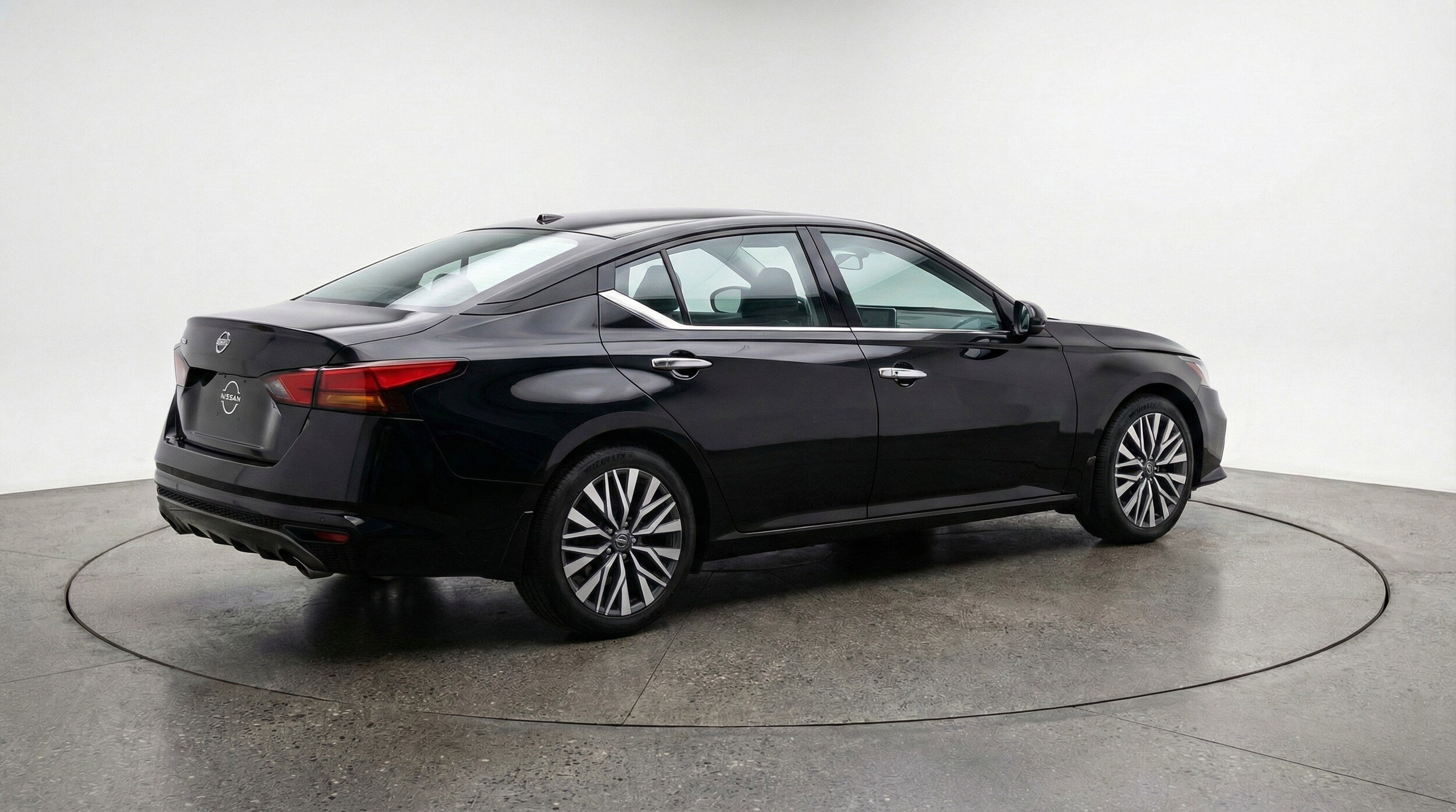 Thumbnail: 2025 Nissan Altima - 9