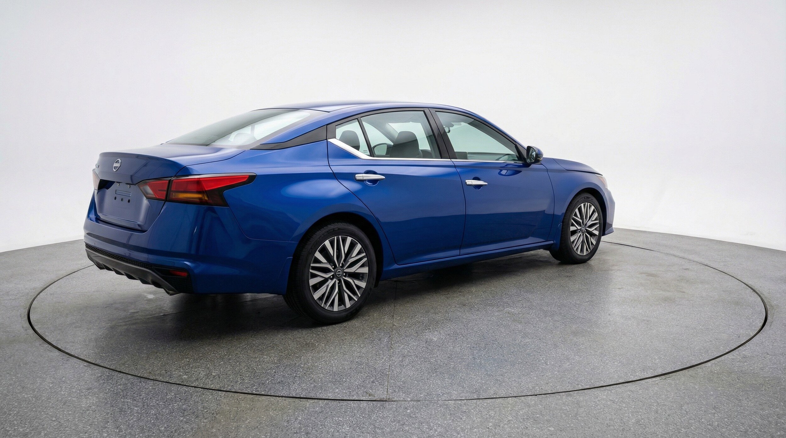 Thumbnail: 2025 Nissan Altima - 9