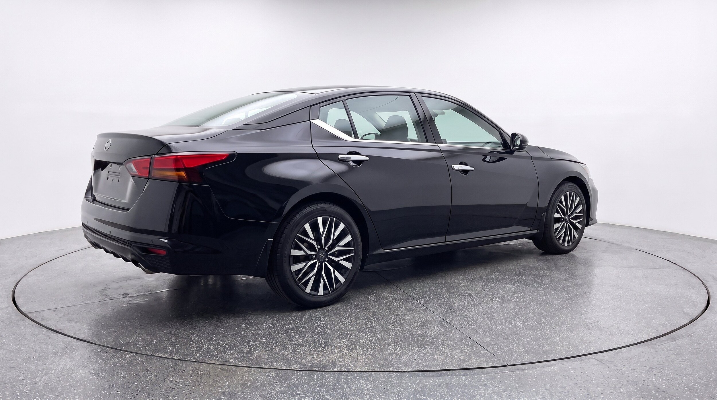 Thumbnail: 2025 Nissan Altima - 9