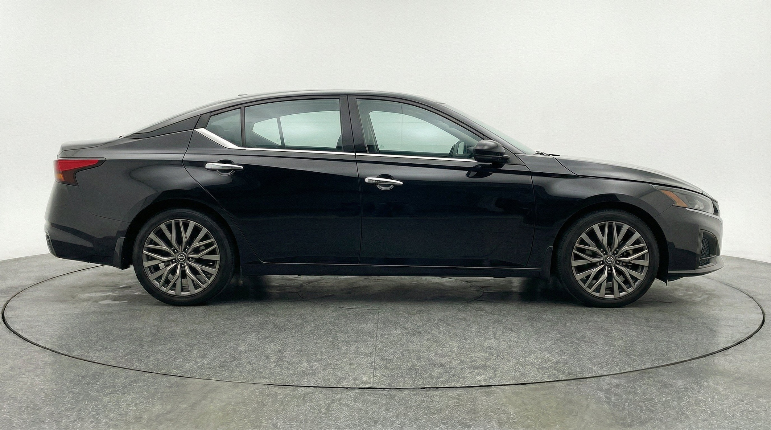 Thumbnail: 2025 Nissan Altima - 11