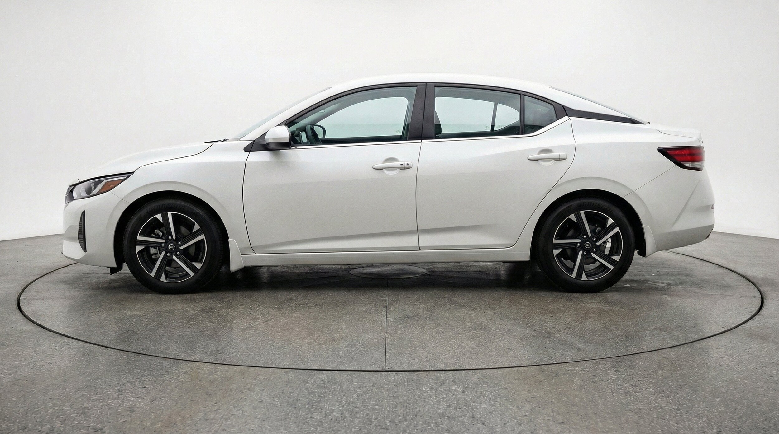 Thumbnail: 2025 Nissan Sentra - 5