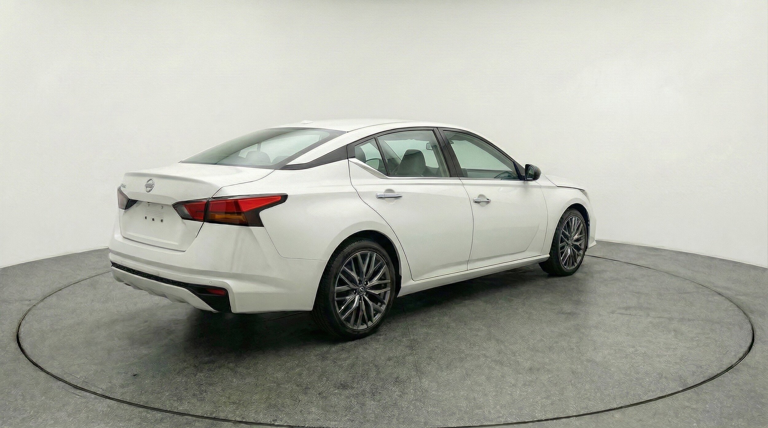 Thumbnail: 2025 Nissan Altima - 9