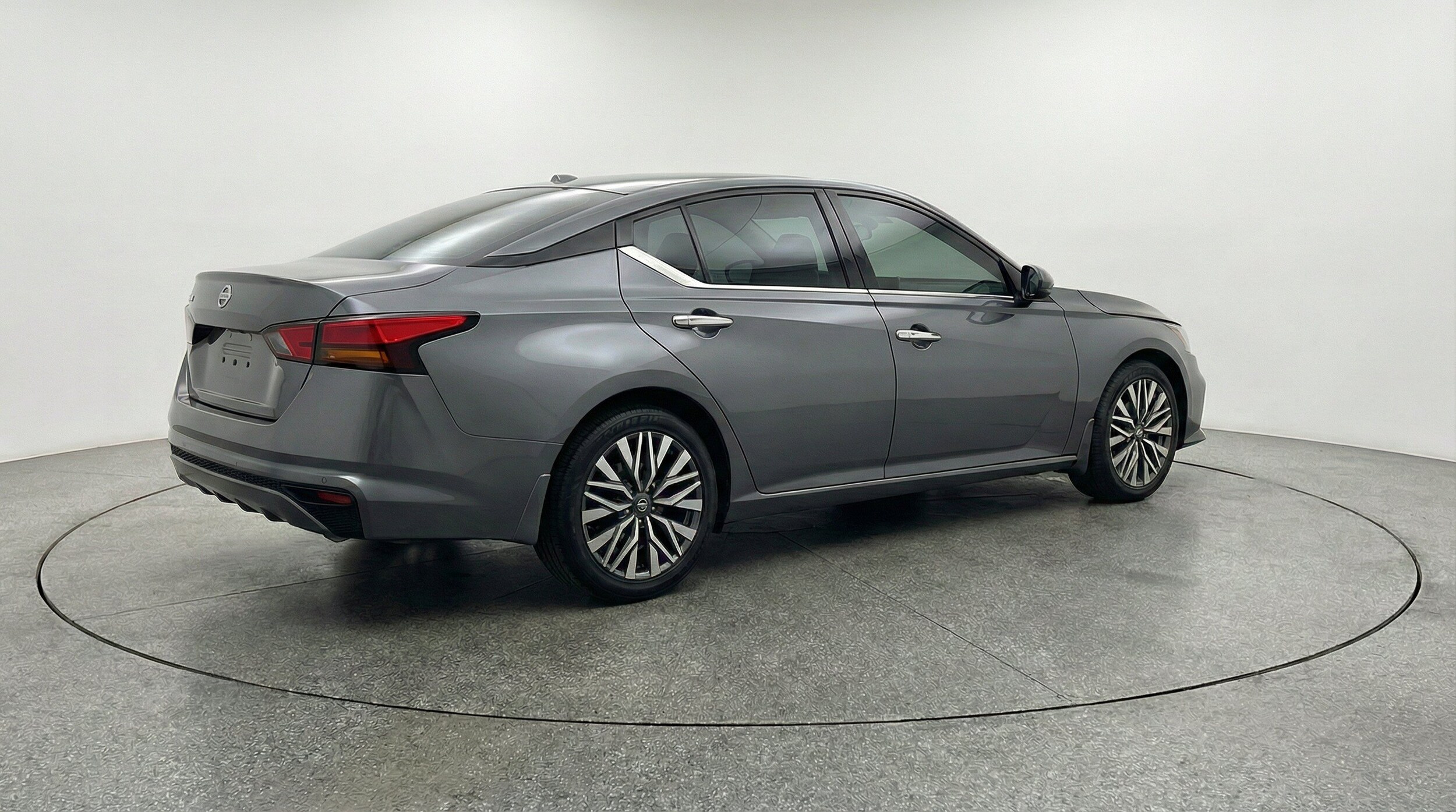 Thumbnail: 2025 Nissan Altima - 9