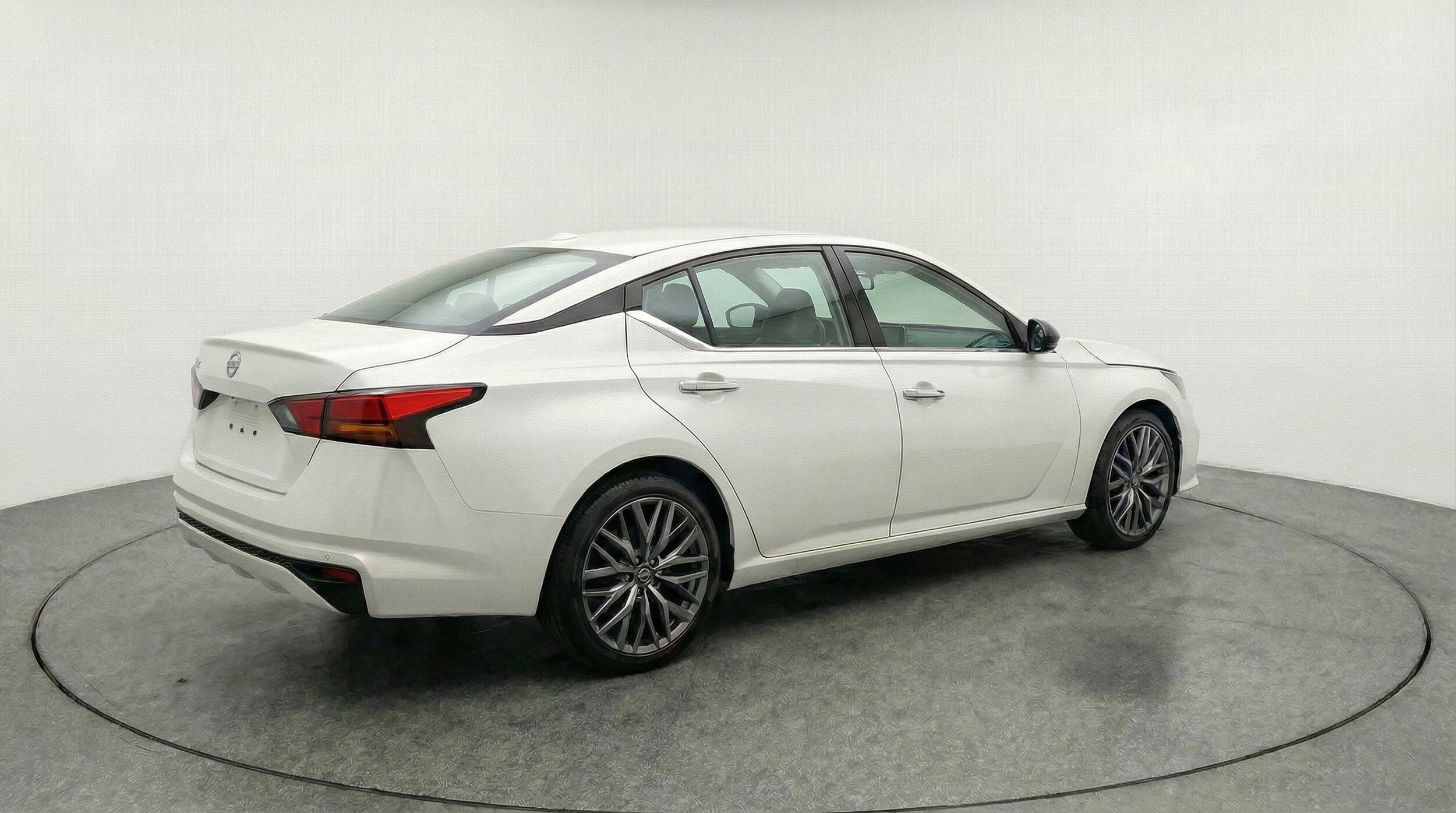 Thumbnail: 2025 Nissan Altima - 9