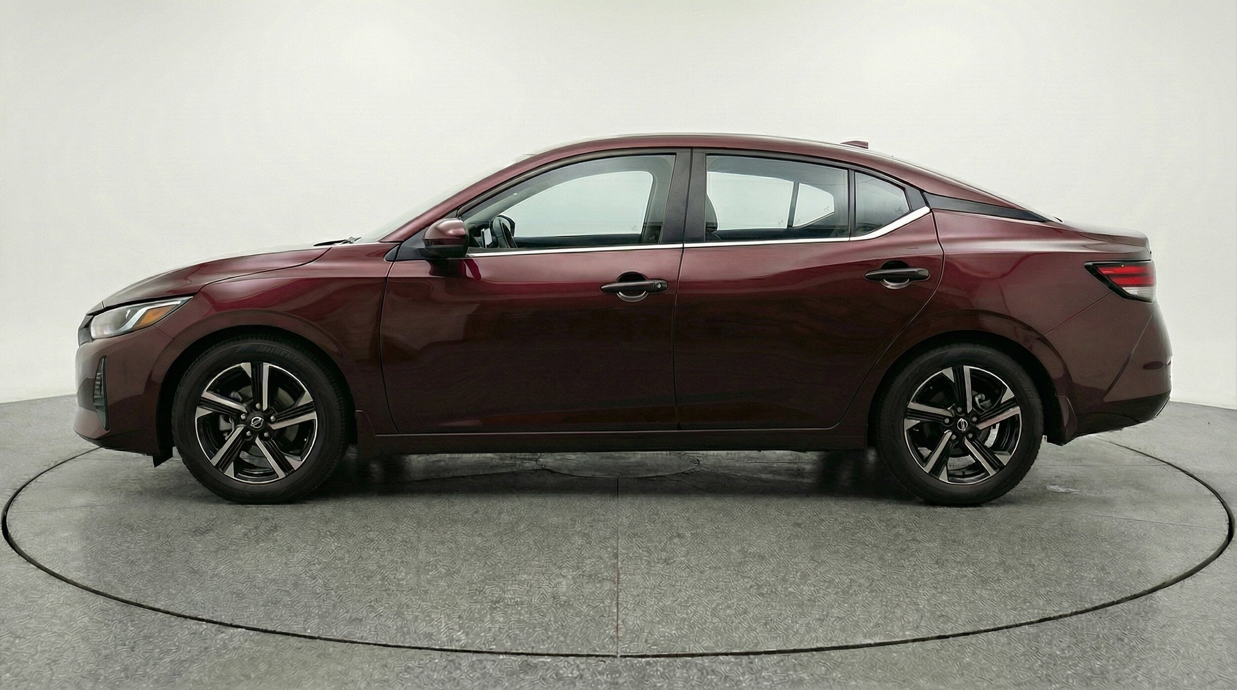 Thumbnail: 2025 Nissan Sentra - 5