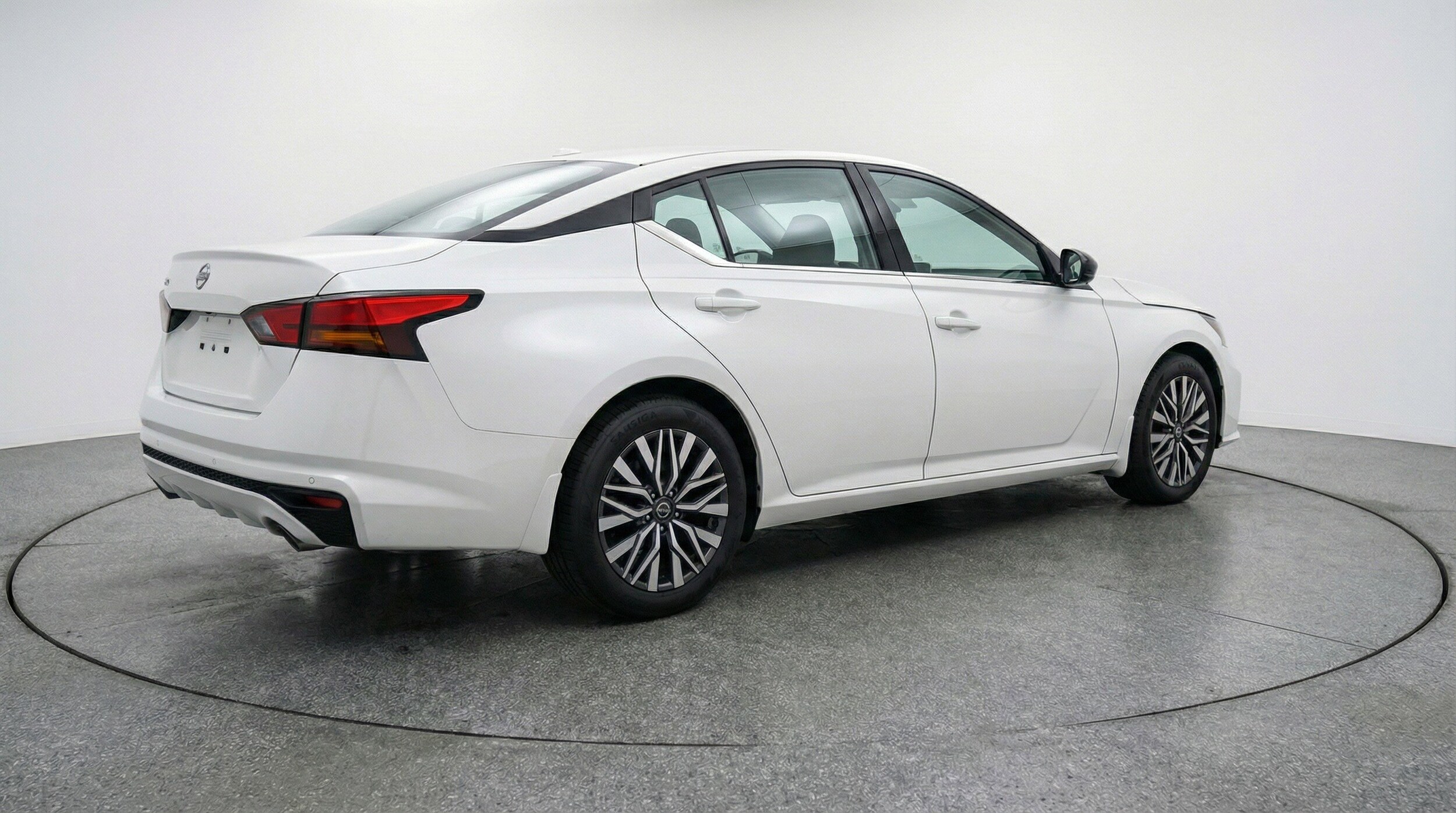 Thumbnail: 2025 Nissan Altima - 9