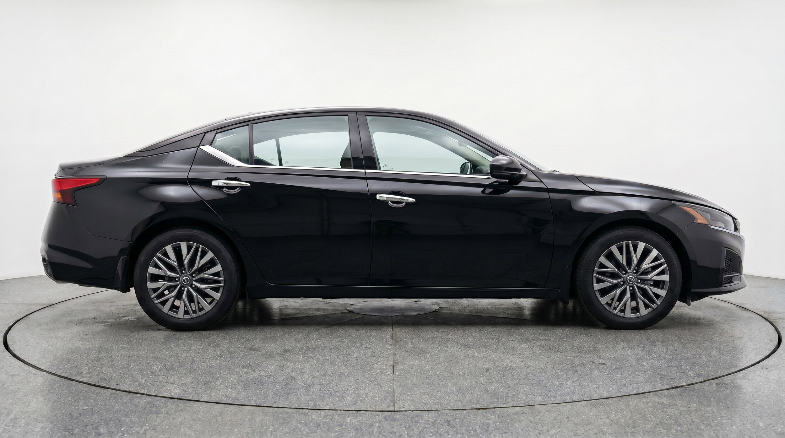 Thumbnail: 2025 Nissan Altima - 11