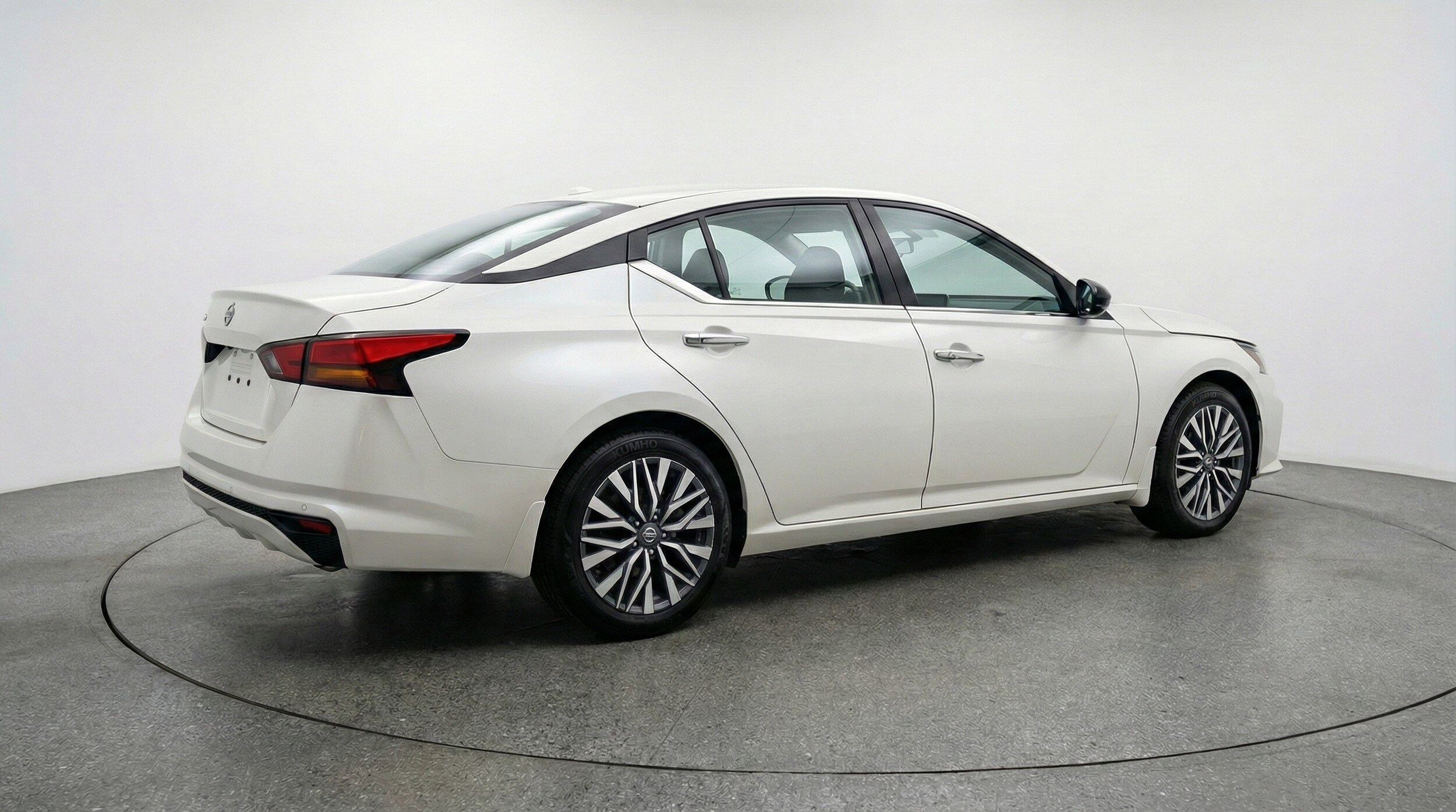 Thumbnail: 2025 Nissan Altima - 9