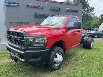 2024 Ram 3500 Chassis Cab 3500 TRADESMAN CHASSIS REGULAR CAB 4X4 60' CA Pickup