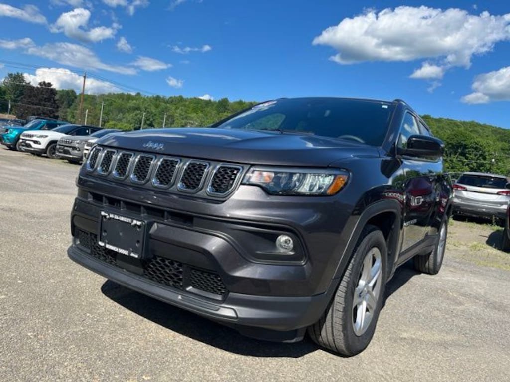 Used 2024 Jeep Compass Latitude SUV