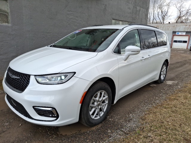 Used 2022 Chrysler Pacifica Touring L with VIN 2C4RC1BG7NR176135 for sale in Norwich, NY