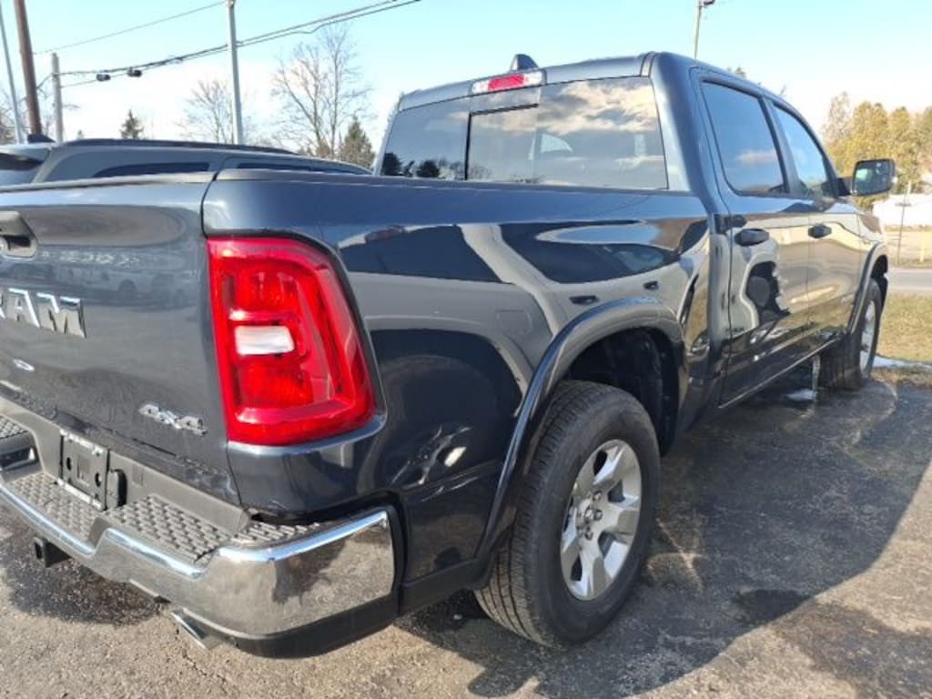 New 2026 Ram 1500 BIG HORN CREW CAB 4X4 5'7 BOX Pickup