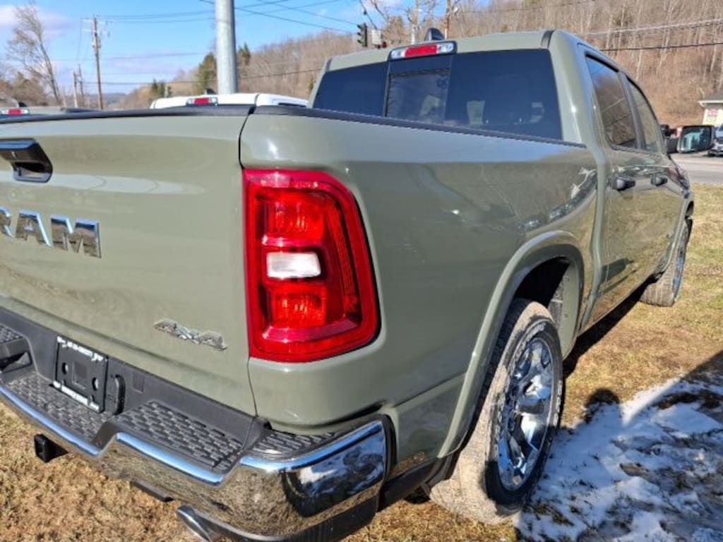 New 2026 Ram 1500 BIG HORN CREW CAB 4X4 5'7 BOX Pickup