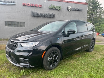 2023 Chrysler Pacifica Hybrid PACIFICA PLUG-IN HYBRID LIMITED Passenger Van