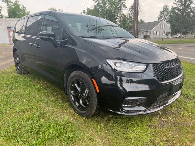 2023 Chrysler Pacifica Hybrid