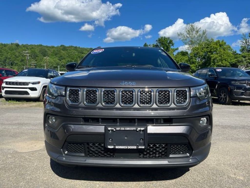 Used 2024 Jeep Compass Latitude SUV