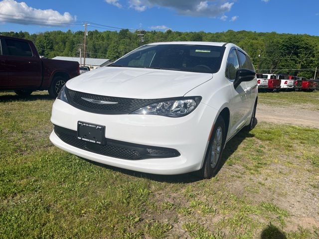 2026 Chrysler Voyager LX's photo