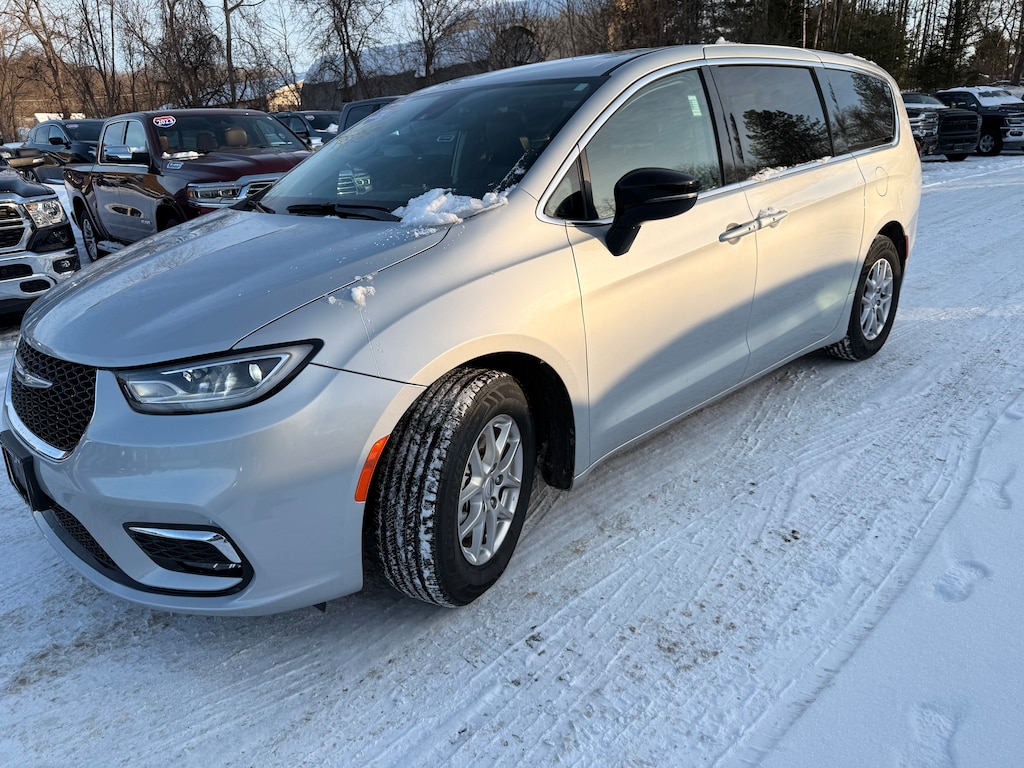 Used 2024 Chrysler Pacifica Touring L Van Passenger Van