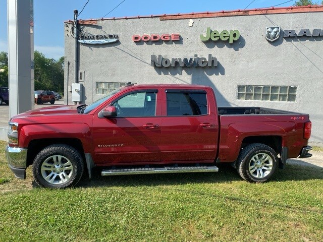 Used 2018 Chevrolet Silverado 1500 LT with VIN 3GCUKREC0JG163229 for sale in Norwich, NY