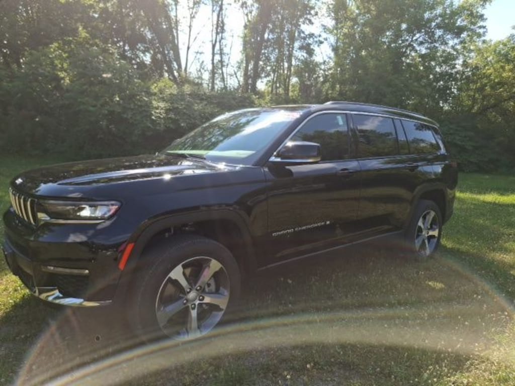 New 2025 Jeep Grand Cherokee L LIMITED 4X4 Sport Utility