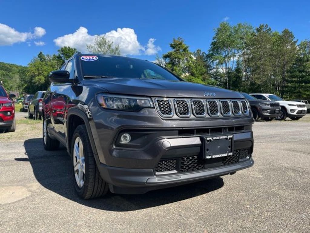Used 2024 Jeep Compass Latitude SUV