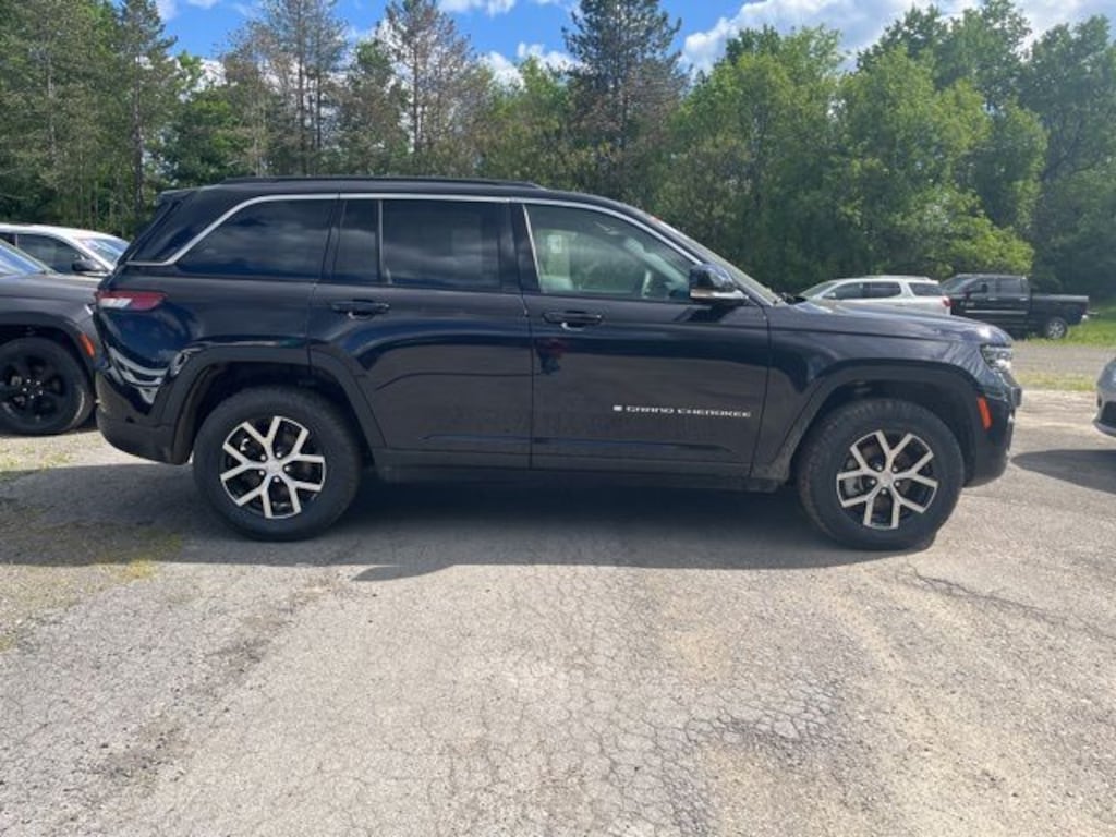 Used 2024 Jeep Grand Cherokee Limited SUV