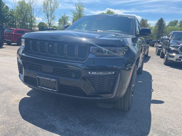 2026 Jeep Grand Cherokee 85th Anniversary Edition's photo
