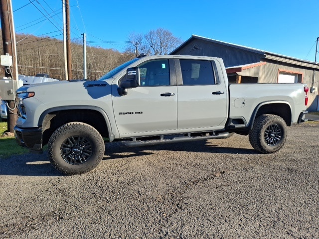 2024 Chevrolet Silverado 2500HD ZR2's photo