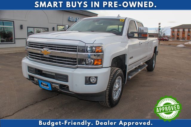 2015 Chevrolet Silverado HD High Country's photo
