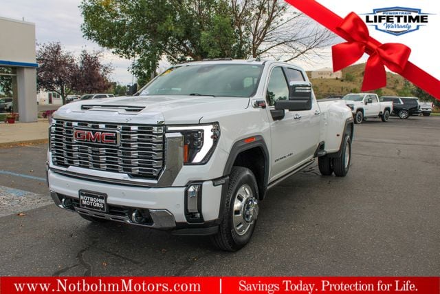 2024 GMC Sierra 3500HD Denali's photo