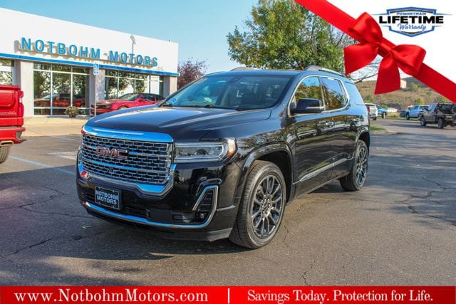 2023 GMC Acadia Denali's photo