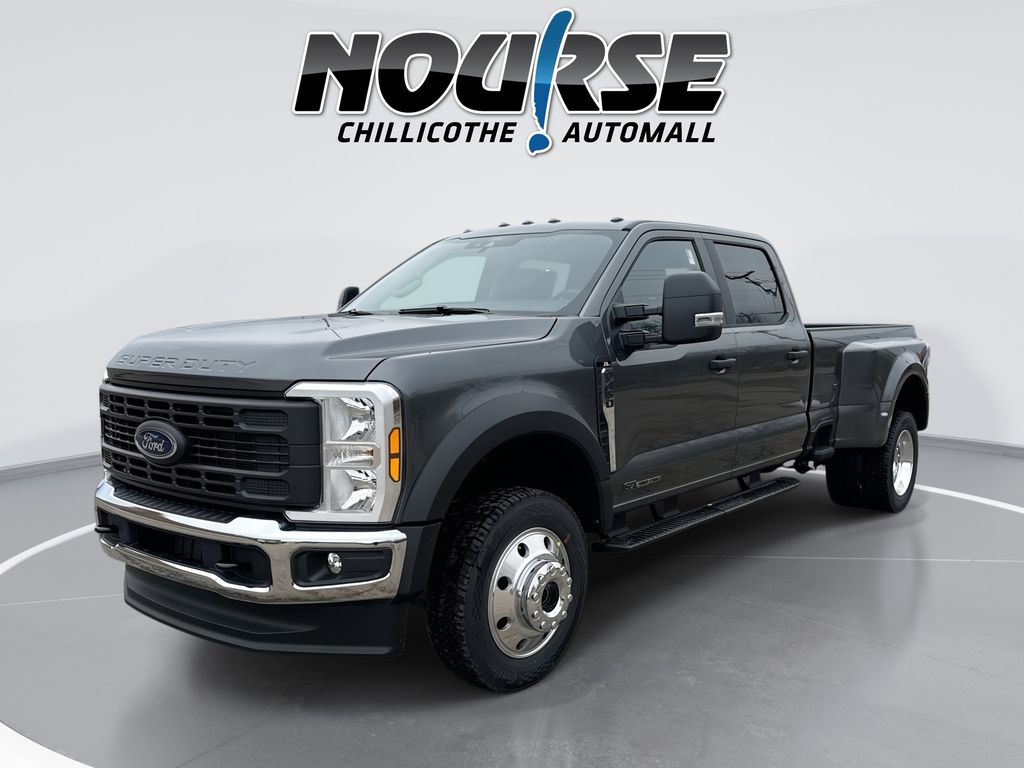 2026 Ford F-450 Super Duty XL's photo