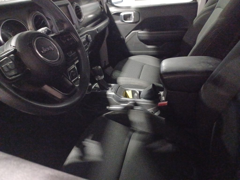 2022 Jeep Wrangler Sport photo 3