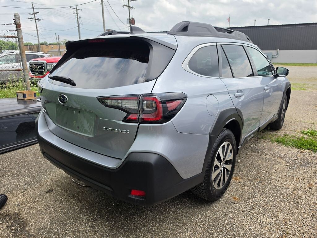Used 2023 Subaru Outback Premium SUV