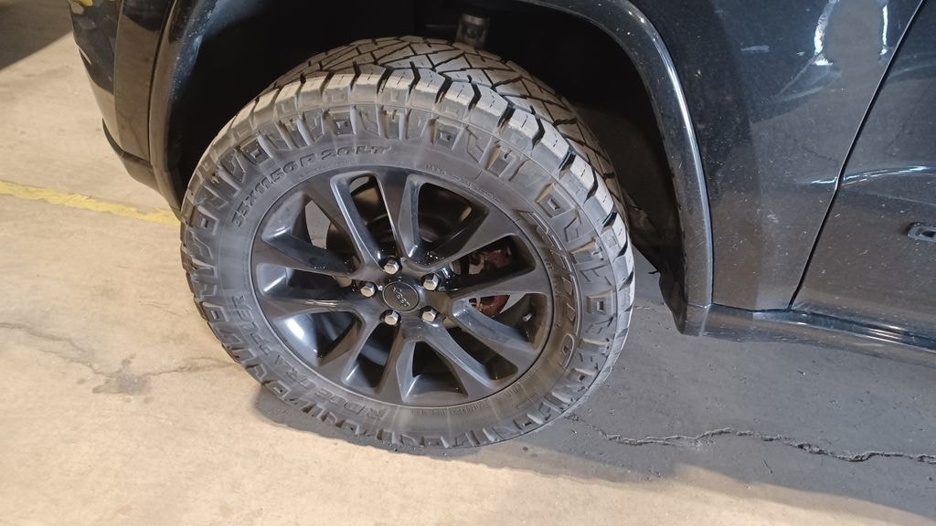 Used 2021 Jeep Grand Cherokee Laredo X SUV